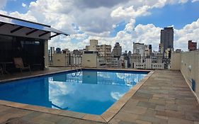 Flat Confortável - Academia - Piscina - Garagem - melhor localização do Itaim Bibi